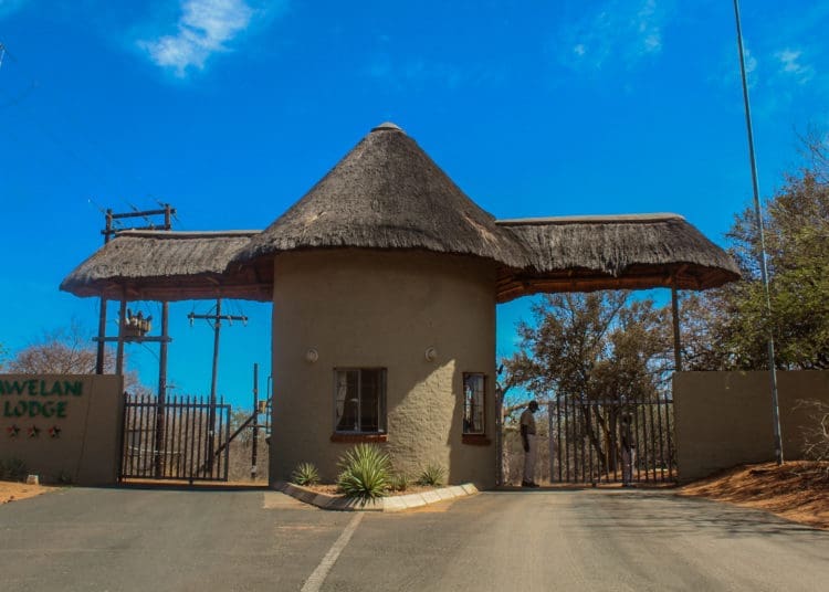 The first gate of the Awelani lodge in Masisi, Limpopo. Picture by Mukurukuru Media