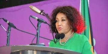 Minister Lindiwe Sisulu
