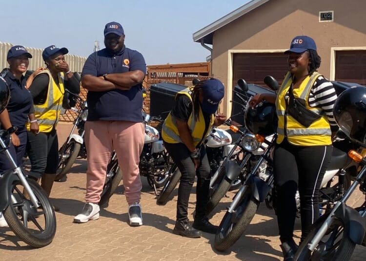 Freddy Mahhumane with his workers