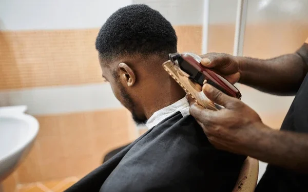 Young barbers are scaling operations and finding new ways to grow their businesses. Photo. Shutterstock
