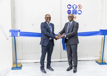 DSTI's Director-General Dr Mlungisi Cele and CSIR CEO Dr Thulani Dlamini during the launch of CSIR's Hot Isostatic Press facility. Photo: CSIR