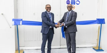 DSTI's Director-General Dr Mlungisi Cele and CSIR CEO Dr Thulani Dlamini during the launch of CSIR's Hot Isostatic Press facility. Photo: CSIR