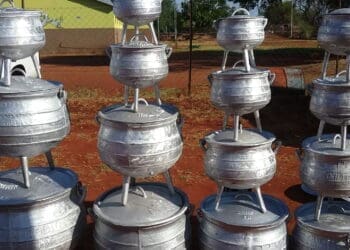 The production and sale of these pots operate through a decentralised network of scrap collectors, backyard manufacturers and street traders. Photo.  Lethabong Aluminium Pots\Facebook