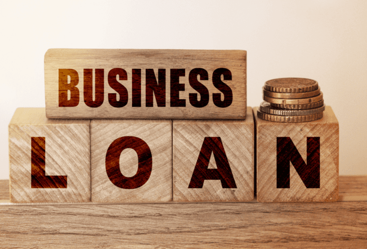 Entrepreneurs should prepare financial records and plans as lenders assess credit, cash flow and repayment. Photo: finzway