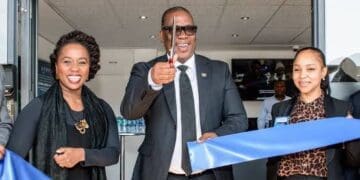 Gauteng MEC for Economic Development Vuyiswa Ramokgopa, Premier Panyaza Lesufi and AIDC Board Chairperson Meloney van Eck officially relaunch the Gauteng Automotive Learning Centre as the Manufacturing Centre of Excellence in Rosslyn.
Photo: AIDC